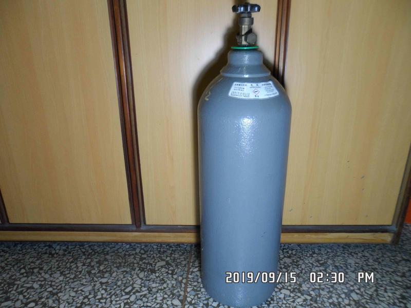 氮氣 氮氣 鋼瓶(直徑23公分 高75公分 瓶內已灌氮氣完成)