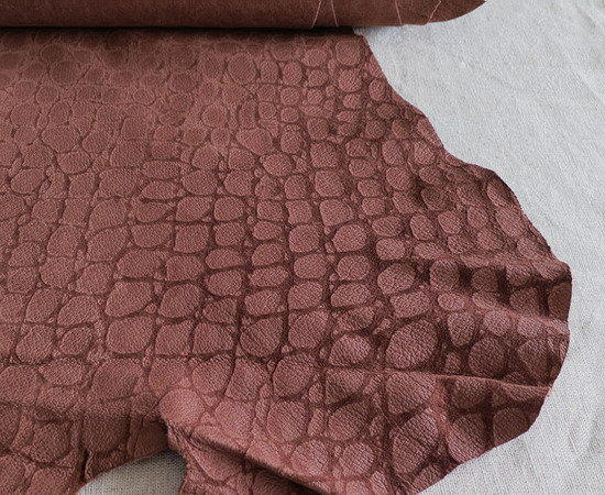 【米拉 帆布工坊】 石頭紋咖啡色 麂皮 / 真皮 / DIY皮革材料 (編號：麂皮004）100*75公分 399元