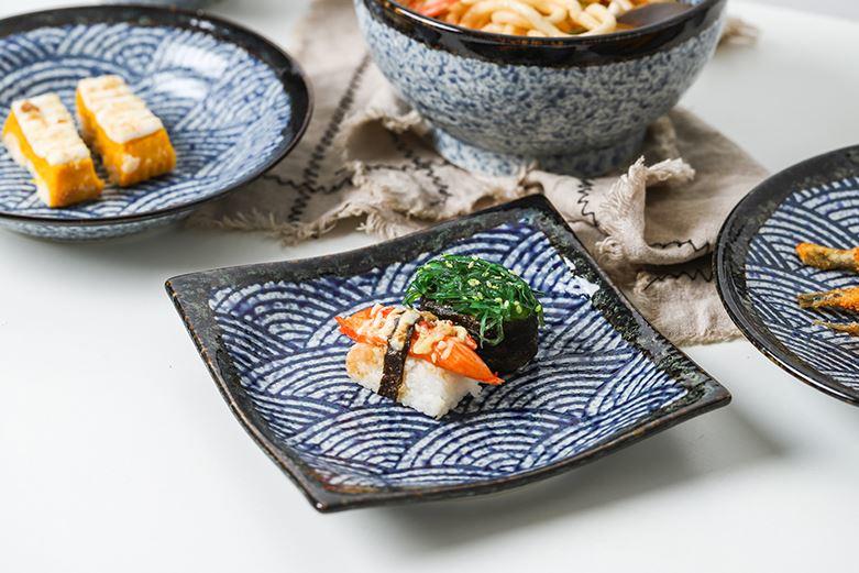 日本製 藍彩青海波 日式經典花紋 正角盤 瓦片盤  圓缽 矮缽 厚缽 飯碗  碗 缽