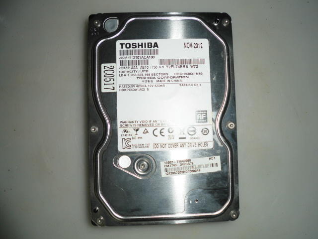 TOSHIBA 3.5吋~硬碟~1TB(1000GB)SATA~型號DT01ACA100    <153>