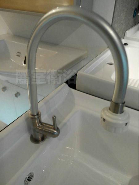 【麗室衛浴】國產 304可彎不鏽鋼立式單冷龍頭 ST3226
