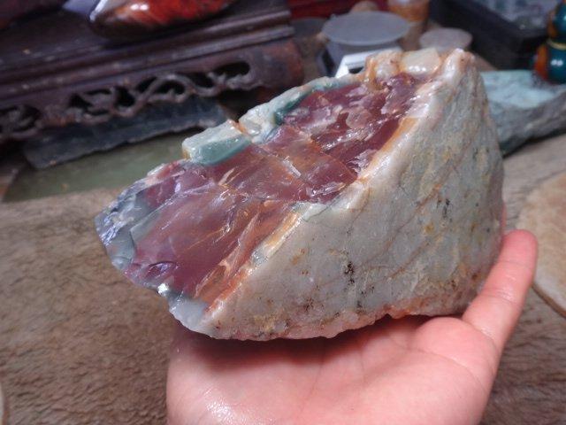 天然原礦原石 漂亮清透 藍紫紅玉髓 三角形 靠山擺件 帶原礦皮 ~~ 又藍又紫 共生紅玉髓 非常漂亮 ~~ KD10