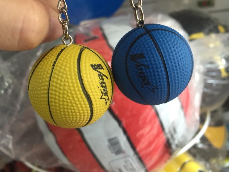 (羽球世家) VEGA 籃球🏀禮品 紀念品小物  軟橡膠 籃球造型 吊飾 鑰匙圈 手機吊飾 籃球 鑰匙圈 畢業禮物