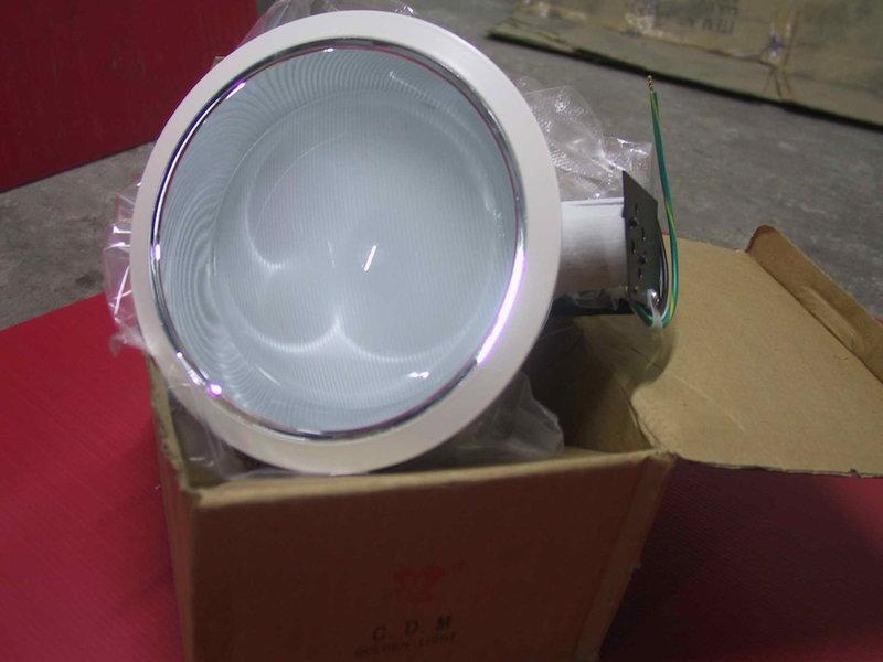 玻璃崁燈  鋁製  適用E27燈泡