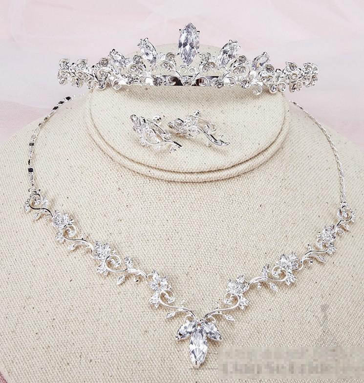 美晶聚💎鋯石皇冠項鍊耳環三件組韓式婚紗禮服髮飾公主生日髮飾