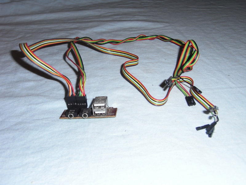 MB-303 USB 電腦機殼  前置 USB 與麥克風孔  耳機孔