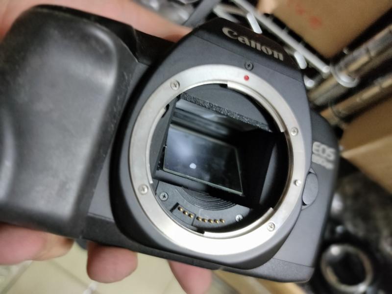 底片 單眼相機 ，canon 750QD 無電池 送機身蓋 寬背帶 美品