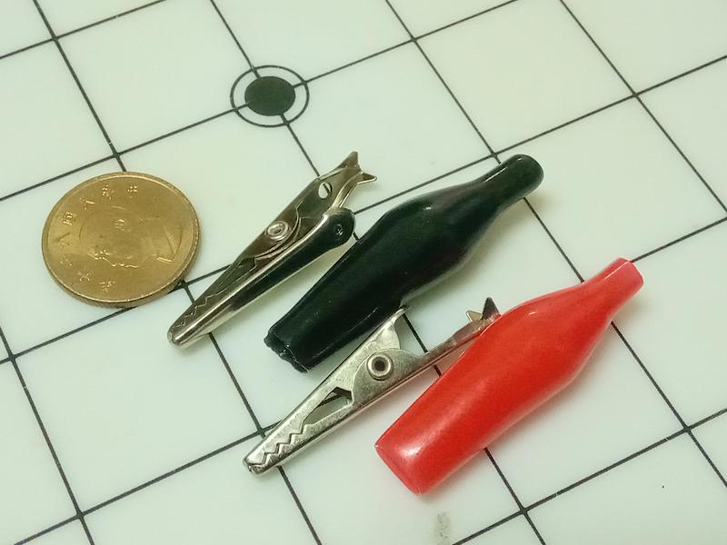 小小電工 鱷魚夾 35mm 中號 紅黑1對 6元