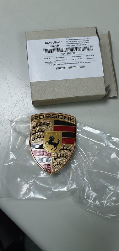 德盟PORSCHE PARTS 引擎蓋立體PORSCHE 國徽標誌立牌 原廠件 