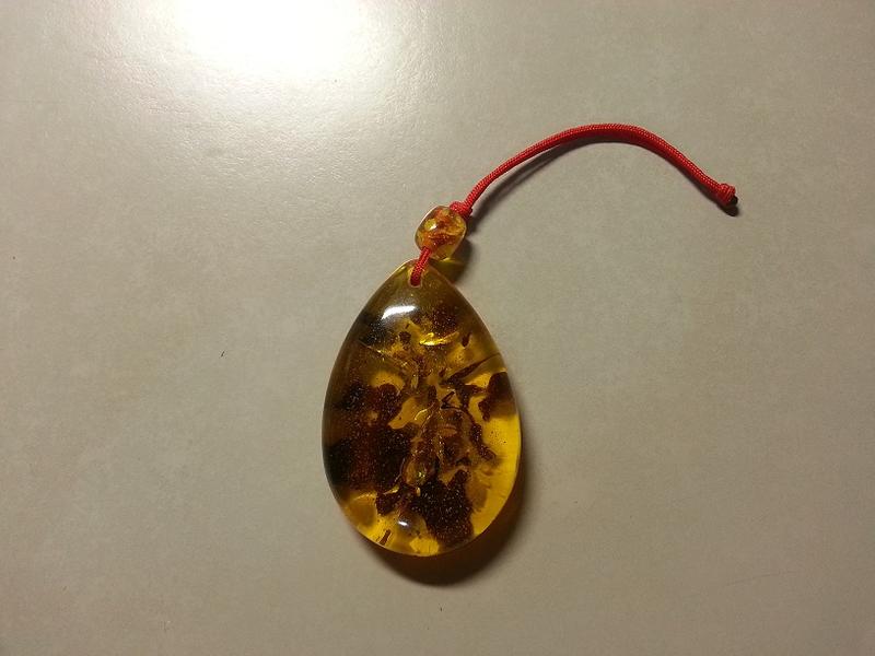 西藏 黃金大琥珀 水滴狀 把件 材質溫潤 越戴越亮 出清大拍賣