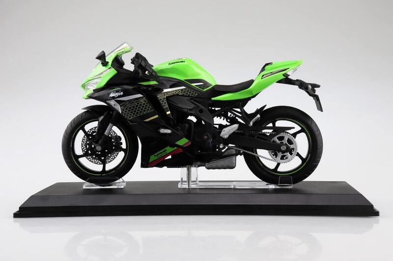 八田元氣小棧: 日版全新青島AOSHIMA 1/12 KAWASAKI Ninja ZX-25R 萊姆 