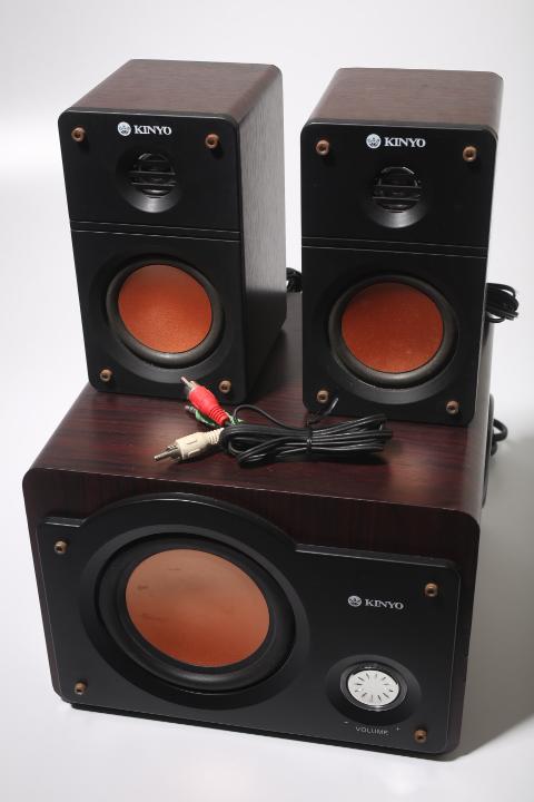 * KlNYO KY-950 重低音 2.1 聲道 立體擴大音箱 木質音箱