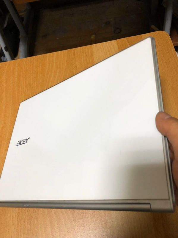 Acer s7  輕薄頂級商務觸控筆電 I7 3517