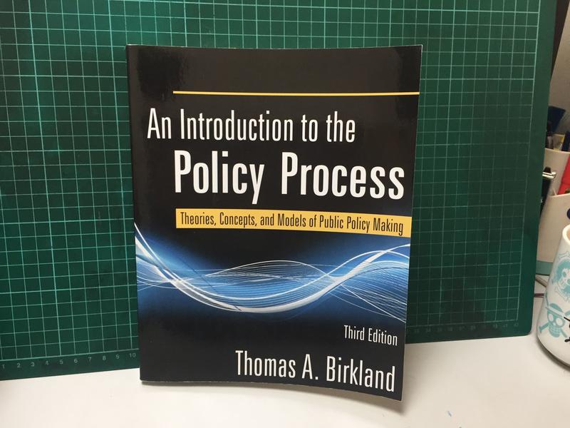【理悟書坊】《An Introduction to the Policy Process》│9780765625328