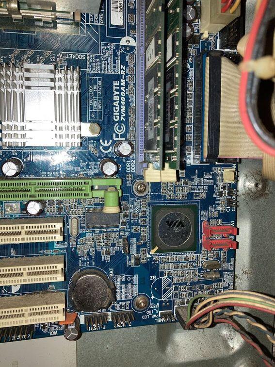正常主機板1組含cpu ram s462 7VM400A-RZ | 露天市集 | 全台最大的網路購物市集