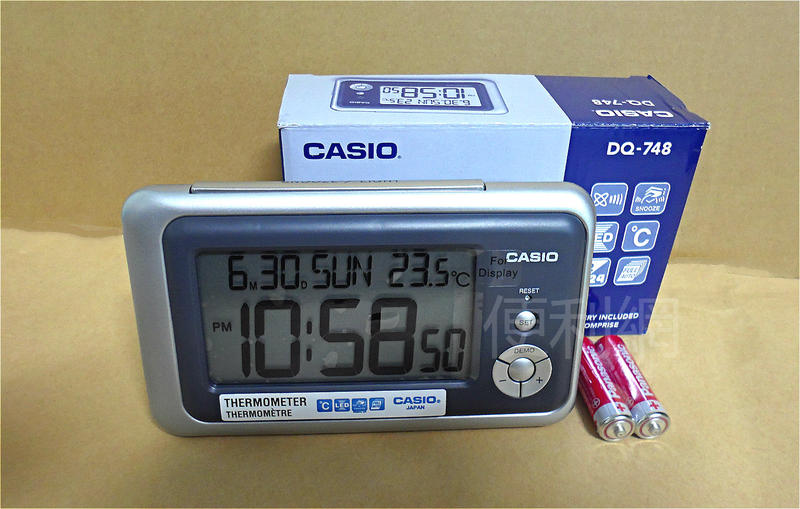 CASIO 大字幕電子式鬧鐘 DQ-748-8DF LED照明 溫度計 月/週/日期顯示 貪睡鬧鈴 公司貨 -【便利網】