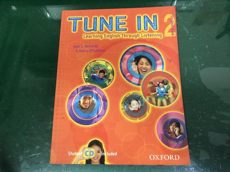 附光碟 Tune In: Level 2 Student Book Oxford 約1/2劃記 F32
