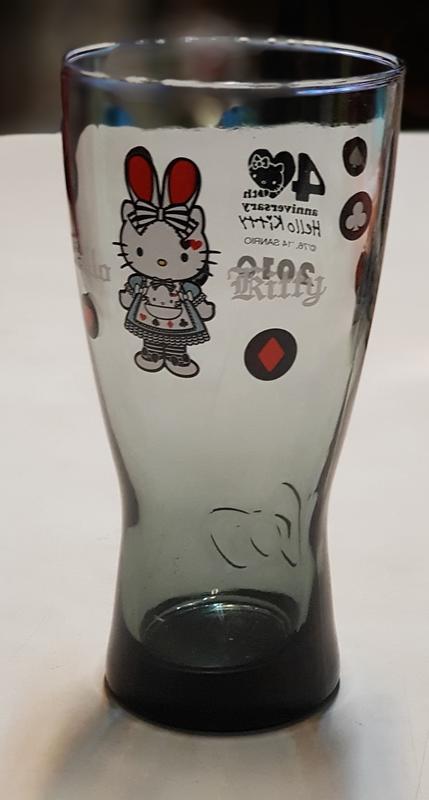 7-11  Hello Kitty 40週年 經典玻璃曲線杯  (水杯 造型杯 果汁杯 )2010銀灰變裝兔杯