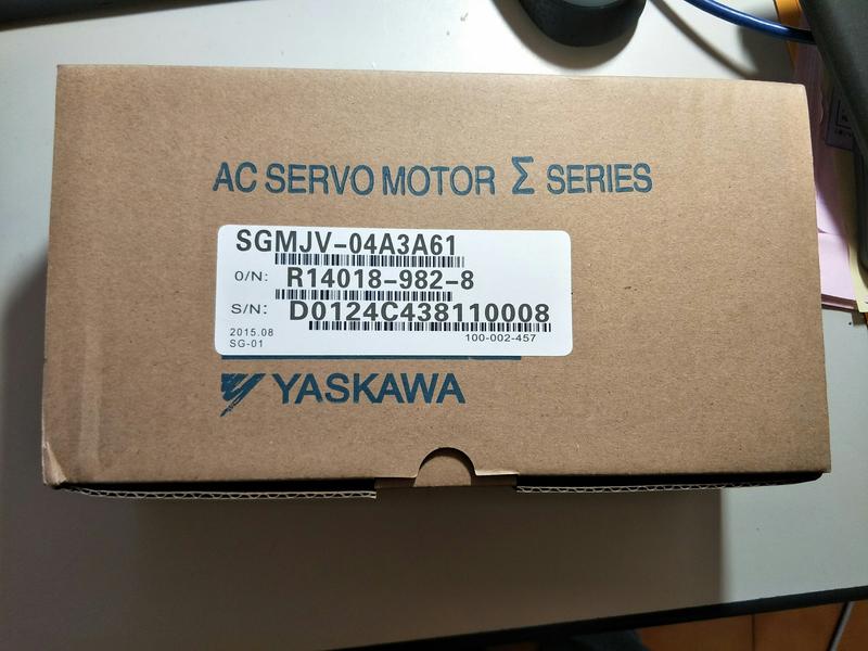 YASKAWA SGMJV-04A3A61  伺服馬達