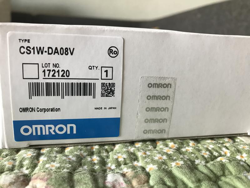OMRON CS1W-DA08V PLC 控制器