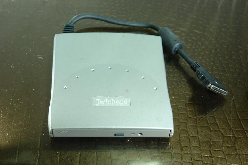二手 台灣製 倫飛TWinhead notebook 外接式 CD-rom b-b401