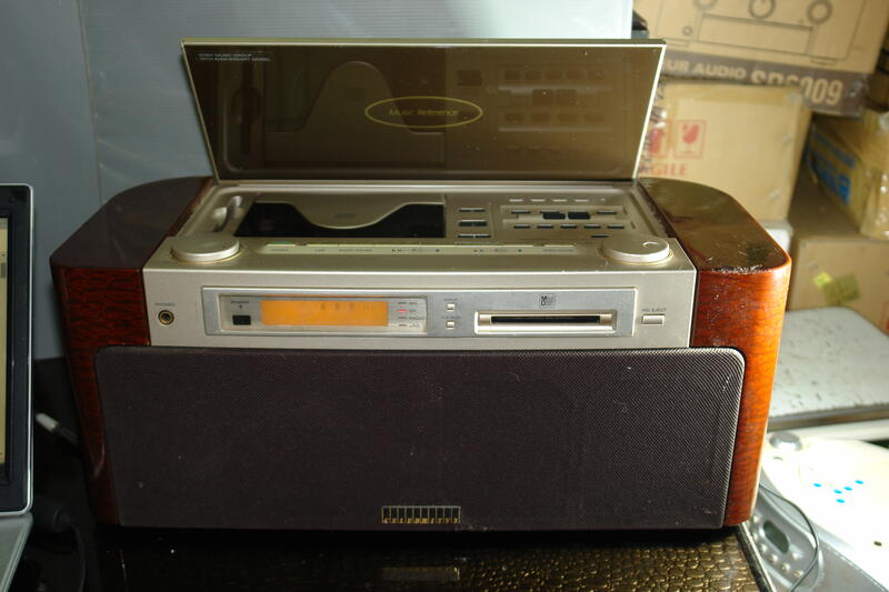 收藏品 索尼30 周年 紀念機種  SONY MD_CD_radio -7000 功能不正常 現況交易