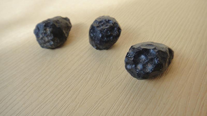 天然 　原礦　泰國隕石　黑隕石　現貨 一物一圖【喬安水晶】