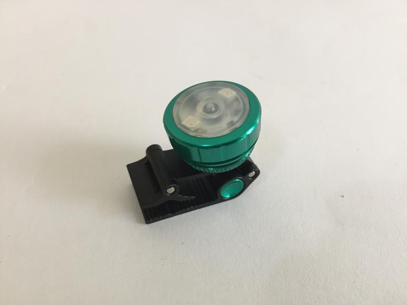 Gearoop- CPL-B 專利旋轉夾式 LED燈（ 綠 ）