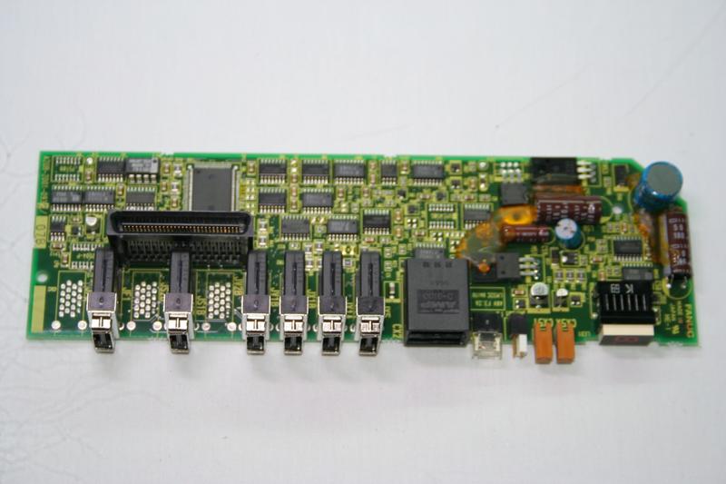 FANUC A20B-2001-0932 2001 093 伺服 基板 機板 側板 Servo PCB svm 模組