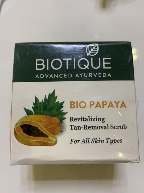 Biotique 木瓜嫩白磨砂膏