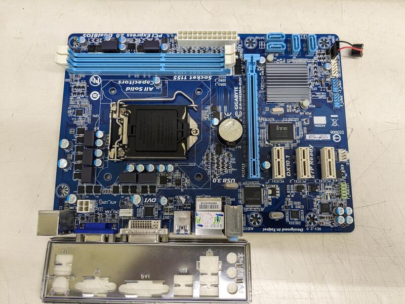技嘉GA-H61MA-D2V 全固態主機板 /DDR3/1155/USB3 含擋板 二手良品