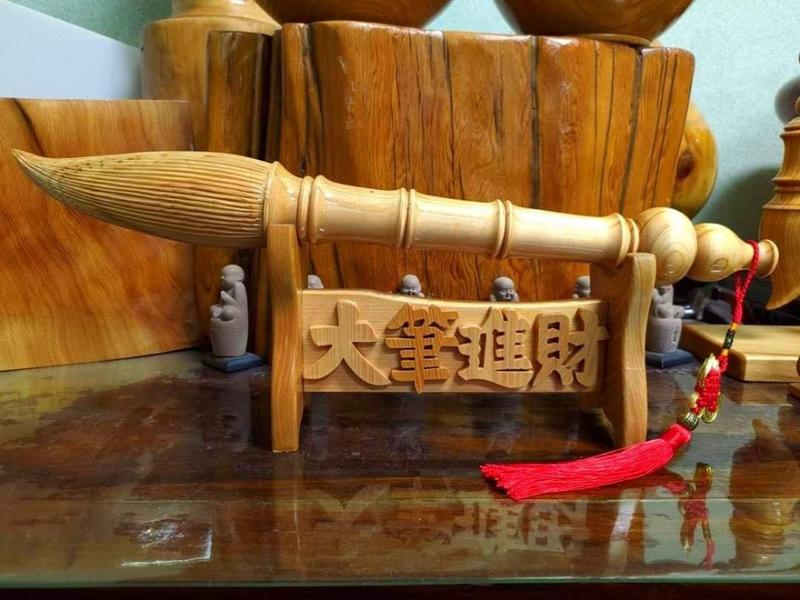 台灣紅檜一尺六（46）公分文昌筆組 手工雕刻筆毛 含台灣紅檜原木筆座 一整組