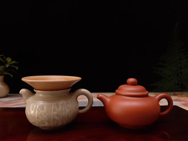 陶藝家洪琦軒手拉壺形茶海公道杯，洪老師早期作品，約130cc，底款均軒。