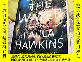 博民INTO罕見THE WATER露天135543 Paula Hawkins Riwerhead book  出版2 
