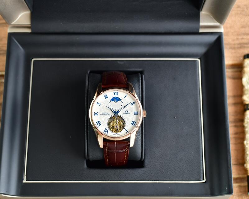 歐米茄Omega精品男士腕表 大飛輪搭載月相設計男錶 機械錶 316精鋼表 休閒手錶 高端時尚腕錶 商務手錶