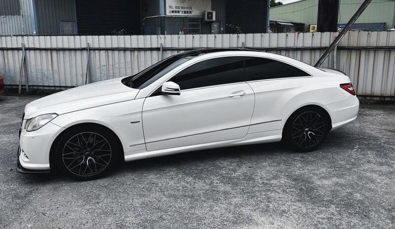 🌈2010 賓士"Mercedes-Benz E250 COUPE 1.8 白🌈FB:小闕中古車